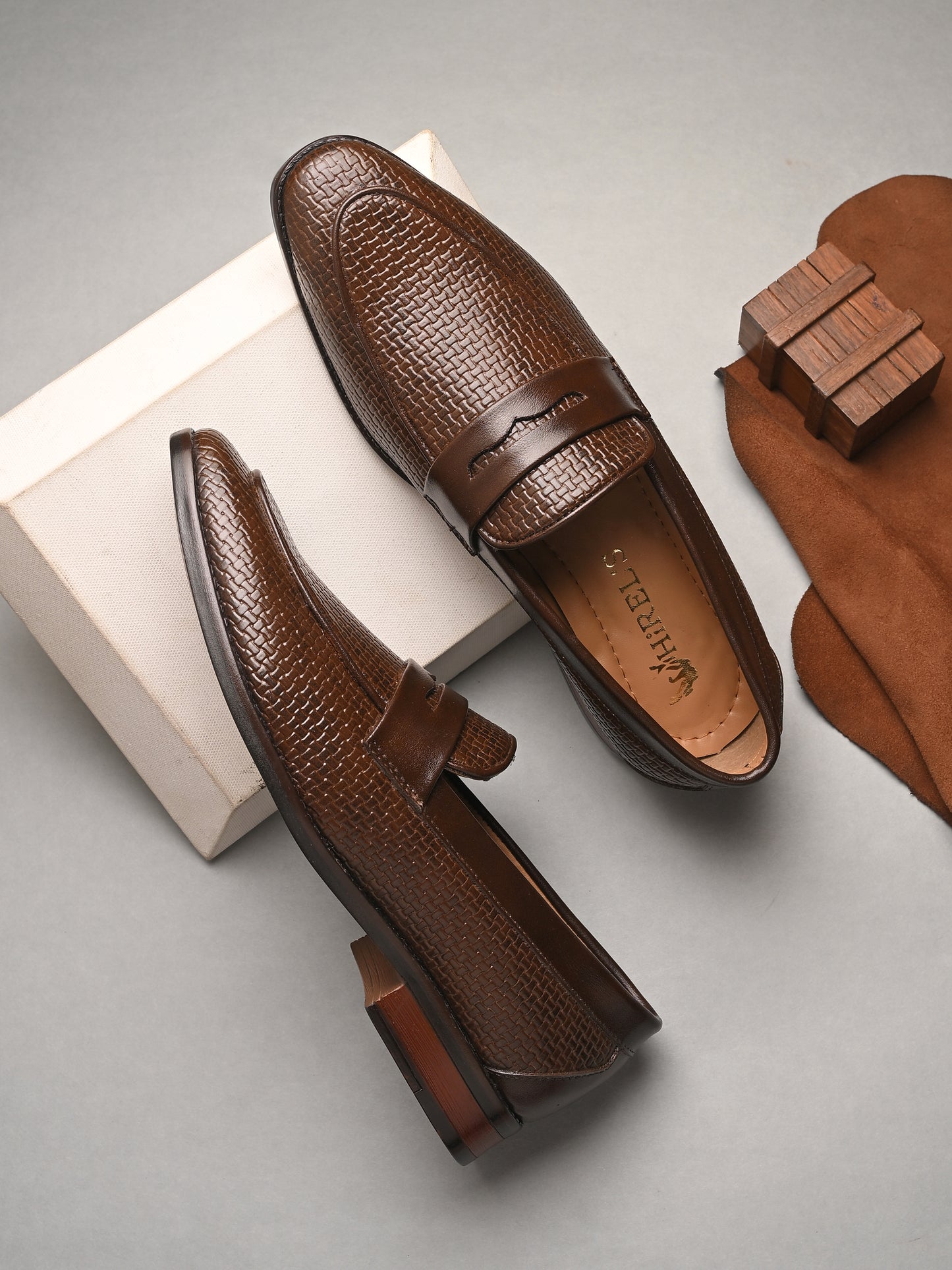 HiREL'S Men's Brown Slip On|Wrinkle Free|Weaving Patter|Soft Cushioned Insole, Slip-Resistance