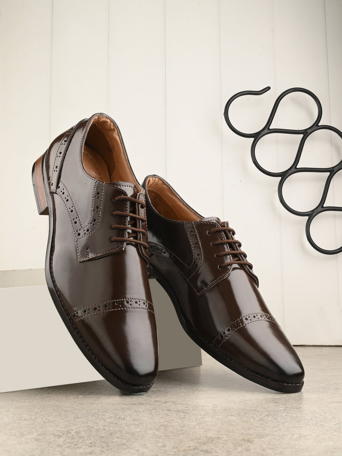 Men's Brown Brogue Round Toe Oxford Shoes