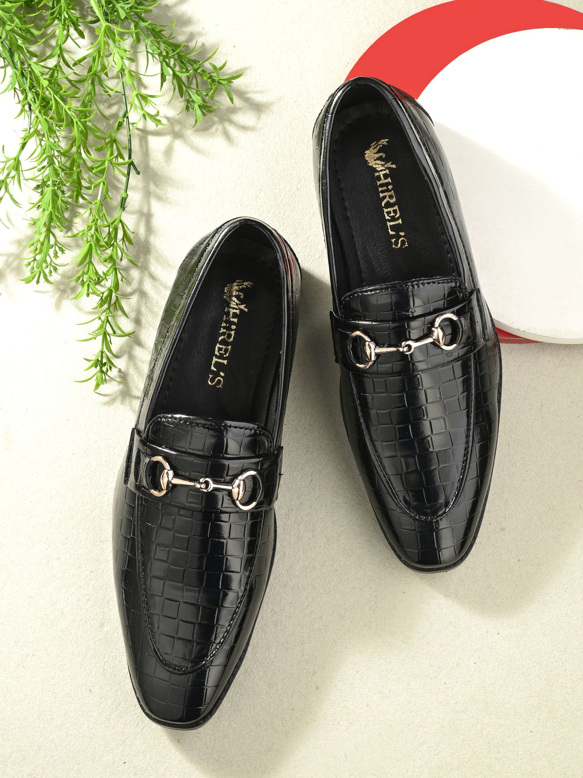 Men's black croc-textured loafers